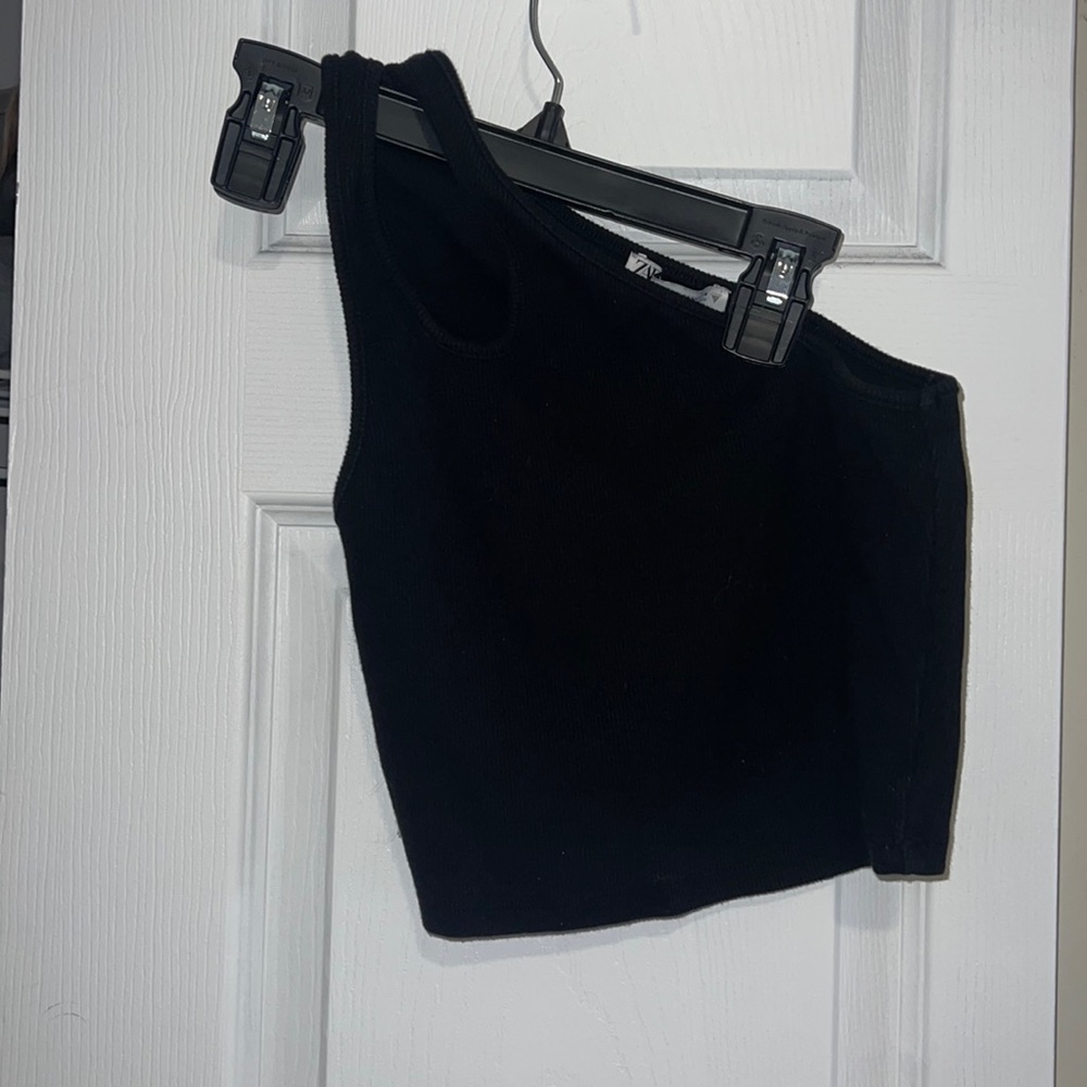 One sleeve cropped tee